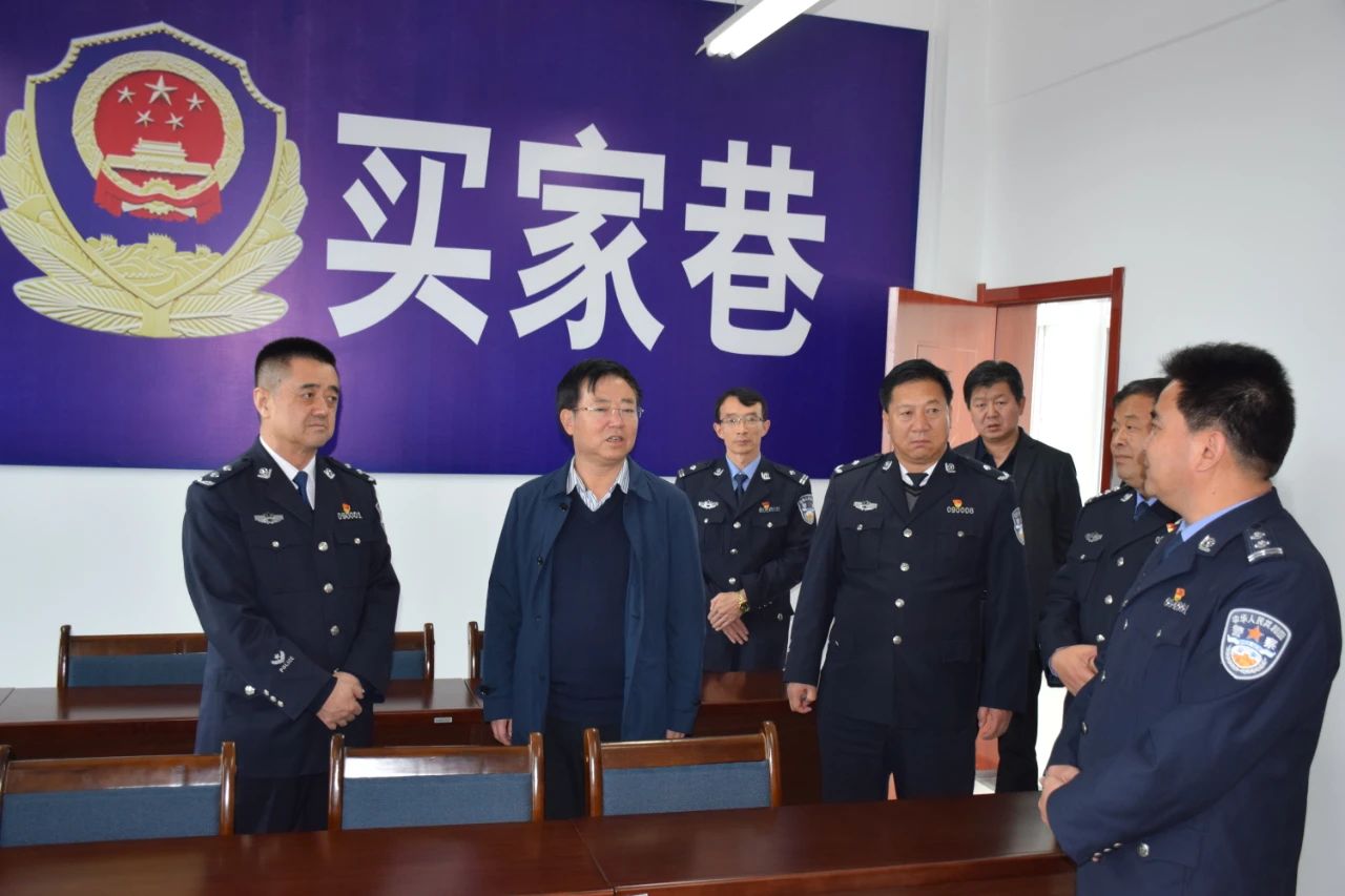 州公安局党委书记,局长张承平率领州公安局党委副书记,副局长马学明